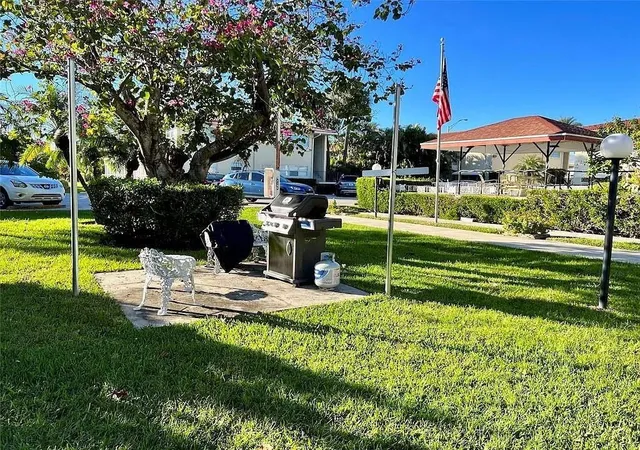 Homes for sale in Lighthouse Point, FL | 2202 Ne 36Th St #15, Lighthouse Point, FL 33064 | MLS# B26028766