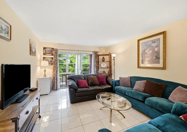 4th image of 3201 Portofino Pt #E3, Coconut Creek, FL 33066 | MLS# B26028768