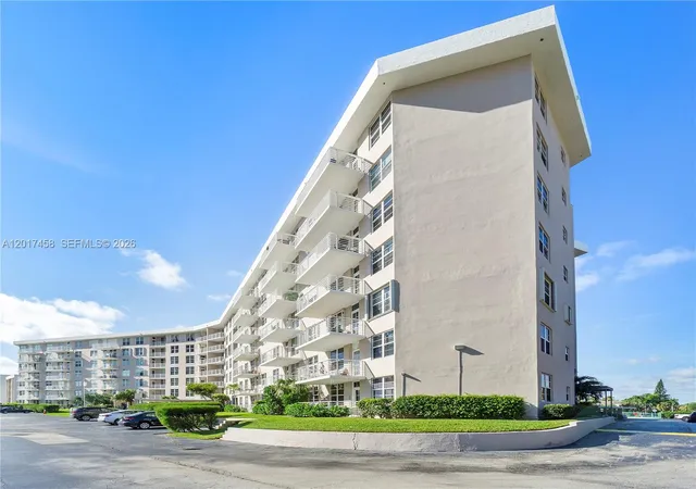 3rd image of 2851 S Ocean Blvd #7U, Boca Raton, FL 33432 | MLS# A12017458
