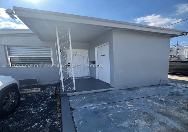 Photo 16 of Multi family home for sale at 1711 Thomas St, Hollywood, FL 33020 | MLS# A12019592 | Listing updated on 2026-10-08