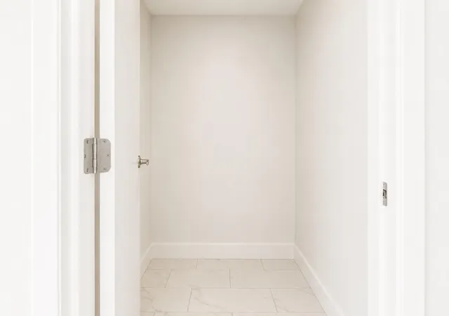 31st image of 5700 Sw 37 Ct, Davie, FL 33314 | MLS# B26028782