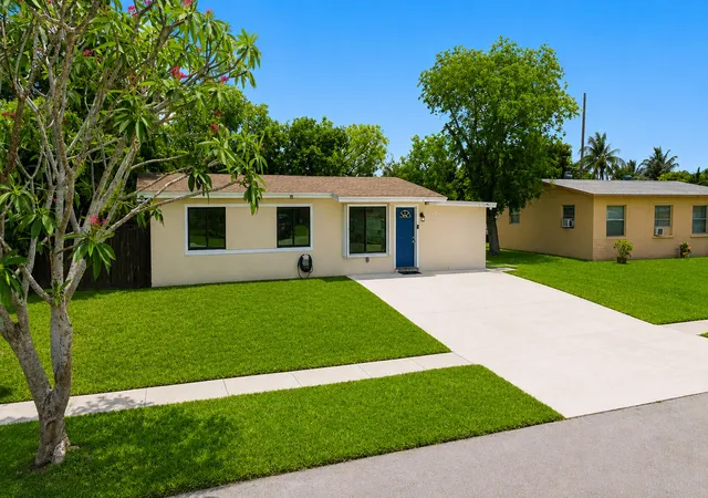 3rd image of 5700 Sw 37 Ct, Davie, FL 33314 | MLS# B26028782