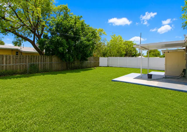 4th image of 5700 Sw 37 Ct, Davie, FL 33314 | MLS# B26028782