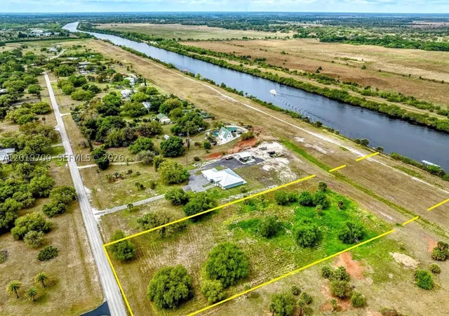 2nd image of 1589 N Frontier Circle, La Belle, FL 33935 | MLS# A12019700