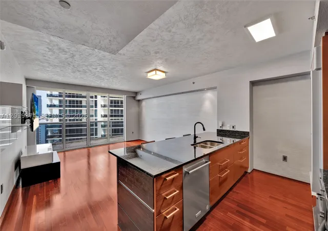 Photo 4 of Condo for sale at 1830 S Ocean Dr #2705, Hallandale Beach, FL 33009 | MLS# A12019374 | Listing updated on 2026-05-15