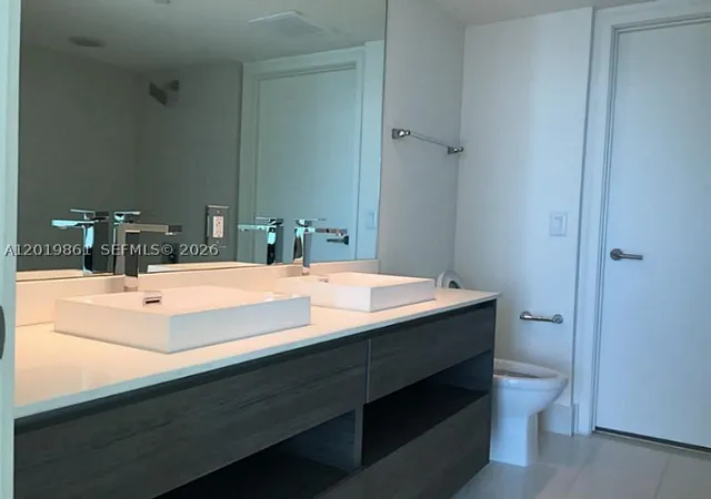 3rd image of 1100 S Miami Av #3302, Miami, FL 33130 | MLS# A12019861