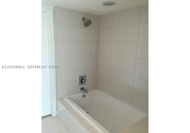 4th image of 1100 S Miami Av #3302, Miami, FL 33130 | MLS# A12019861