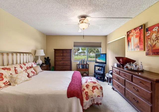 Homes for sale in Boynton Beach, FL | 5561 Fairway Park Drive, Boynton Beach, FL 33437 | Houzeo