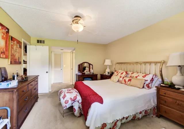Homes for sale in Boynton Beach, FL | 5561 Fairway Park Dr #104, Boynton Beach, FL 33437 | MLS# B26029062