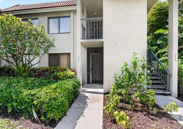 Homes for sale in Boynton Beach, FL | 5561 Fairway Park Dr #104, Boynton Beach, FL 33437 | MLS# B26029062