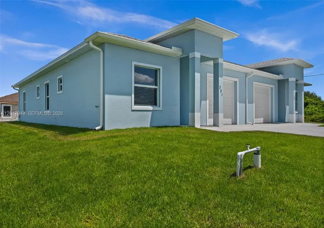4th image of 301-303 Pennfield Street, Lehigh Acres, FL 33974 | MLS# A12017943