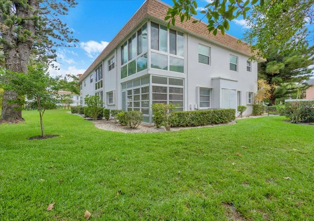 3rd image of 2950 Se Ocean Blvd #14-1, Stuart, FL 34996 | MLS# B26029148