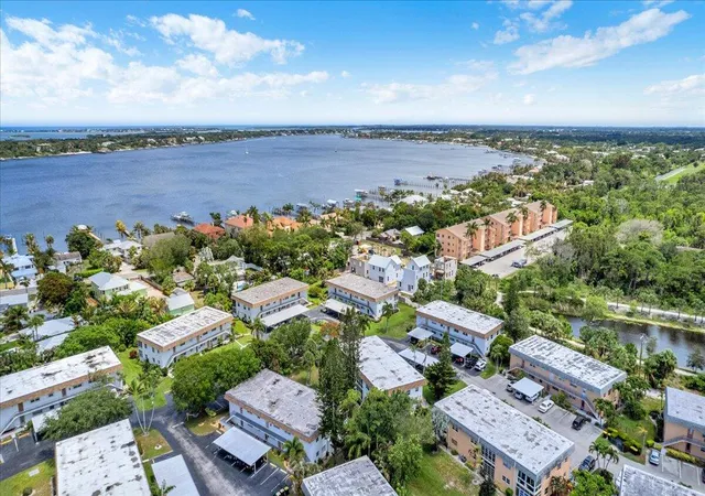 2nd image of 2950 Se Ocean Blvd, Stuart, FL 34996