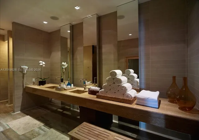 2nd image of 800 S Pointe Dr, Miami Beach, FL 33139