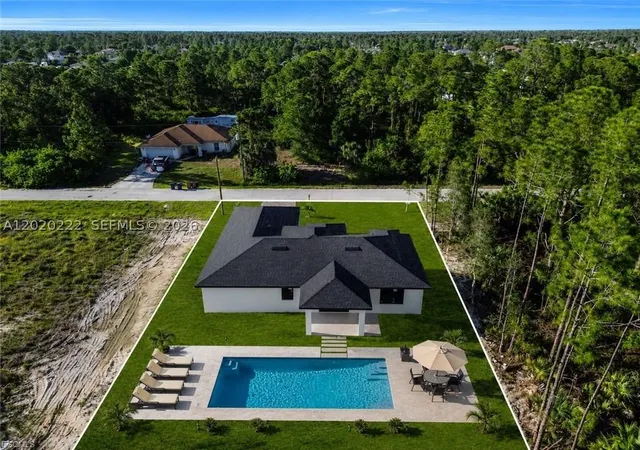 5th image of 2813 40Th, Lehigh Acres, FL 33971 | MLS# A12020222
