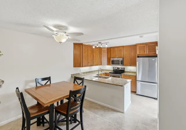 Homes for sale in Palm City, FL | 2904 Sw Sunset Trace Cir, Palm City, FL 34990 | MLS# B26029420