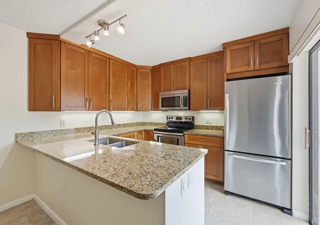 Homes for sale in Palm City, FL | 2904 Sw Sunset Trace Cir, Palm City, FL 34990 | MLS# B26029420