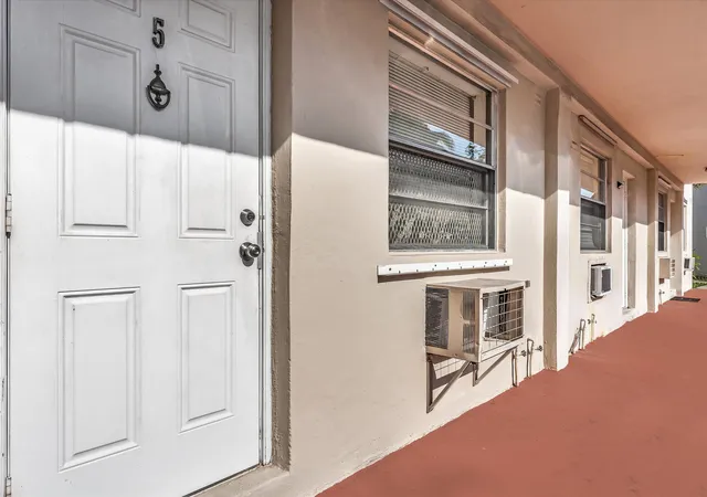 Homes for sale in Hollywood, FL | 2915 Plunkett St #5d, Hollywood, FL 33020 | MLS# B26029452