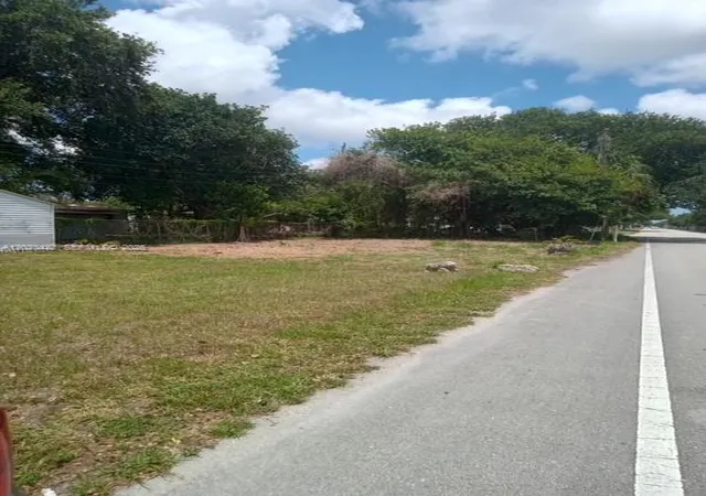 3rd image of 2410 Nw 167 St, Miami Gardens, FL 33056 | MLS# A12020422