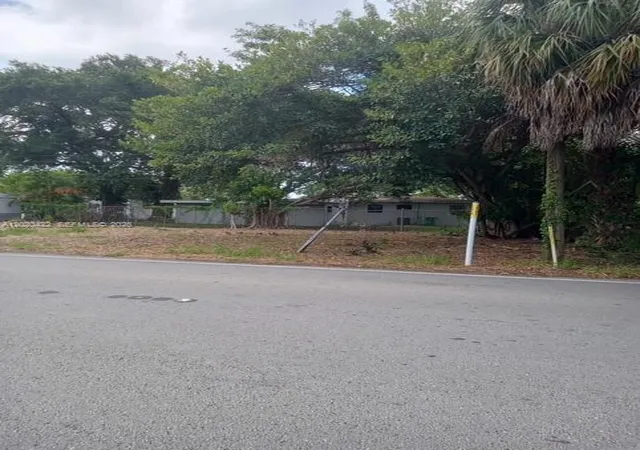 5th image of 2410 Nw 167 St, Miami Gardens, FL 33056 | MLS# A12020422