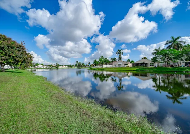 Photo 1 of Single family home for sale at 5032 Sw 34th Ter, Fort Lauderdale, FL 33312 | MLS# A12020469 | Listing updated on 2026-10-01