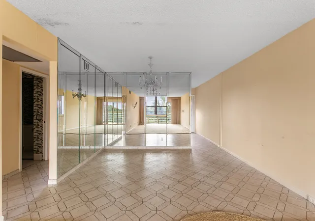 5th image of 2502 Antigua Ter, Coconut Creek, FL 33066
