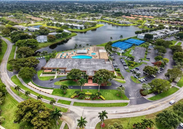 Homes for sale in Delray Beach, FL | 15011 Ashland Circle, Delray Beach, FL 33484 | Houzeo