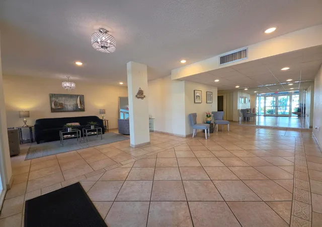 Homes for sale in Fort Lauderdale, FL | 6000 Ne 22nd Way, Fort Lauderdale, FL 33308 | Houzeo
