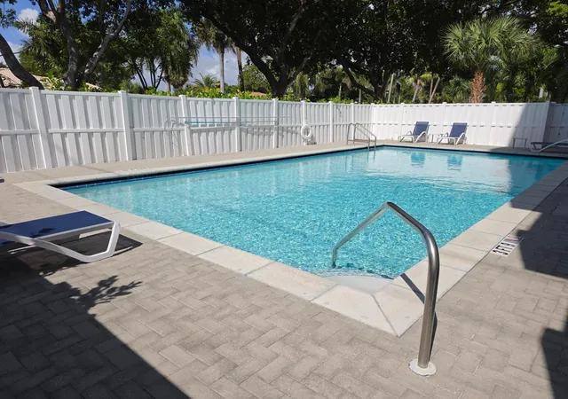 Homes for sale in Fort Lauderdale, FL | 6000 Ne 22nd Wy #3g, Fort Lauderdale, FL 33308 | MLS# B26029590