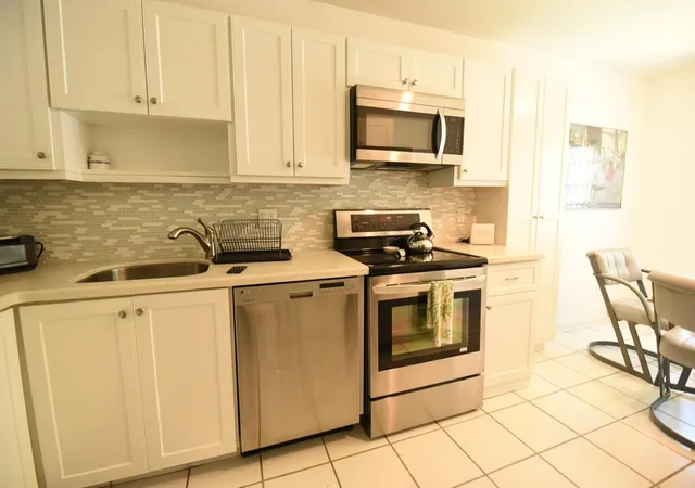 Homes for sale in Boynton Beach, FL | 11 Southport Ln #H, Boynton Beach, FL 33436 | MLS# B26029610