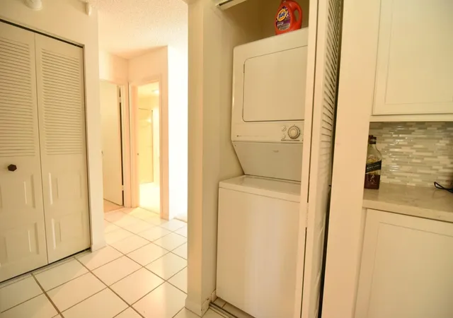 Homes for sale in Boynton Beach, FL | 11 Southport Ln, Boynton Beach, FL 33436