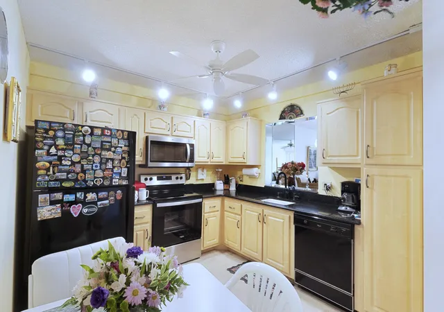 3rd image of 18800 Haywood Ter #7, Boca Raton, FL 33496 | MLS# B26029700