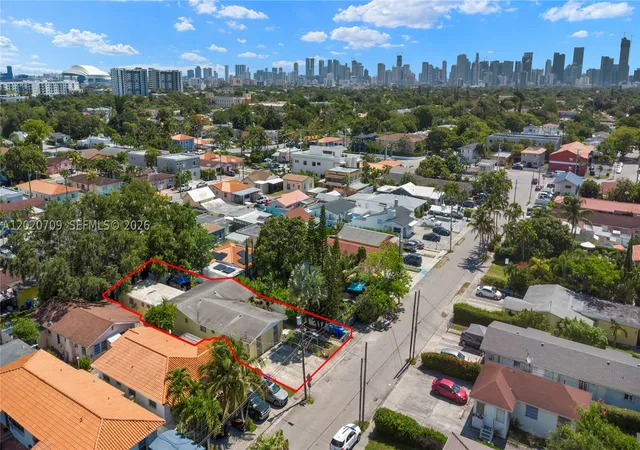 Photo 4 of House for sale at 2275 Sw 15Th St, Miami, FL 33145 | MLS# A12020709 | Listing updated on 2026-08-21