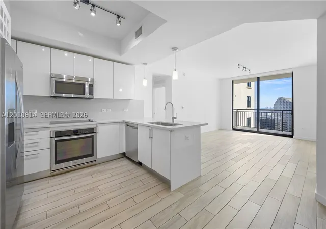 Photo 3 of Condo for sale at 999 Sw 1St Ave #2911, Miami, FL 33130 | MLS# A12020614 | Listing updated on 2026-09-24