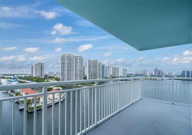 3rd image of 301 174 #1503, North Miami Beach, FL 33160 | MLS# A12019491