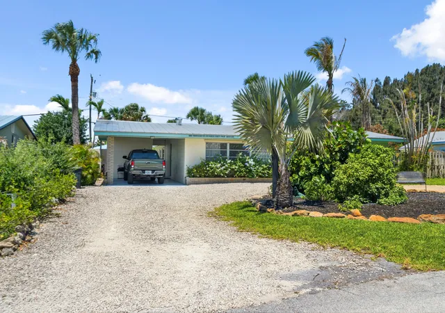 3rd image of 1644 Ne Arch Ave, Jensen Beach, FL 34957 | MLS# B26029733