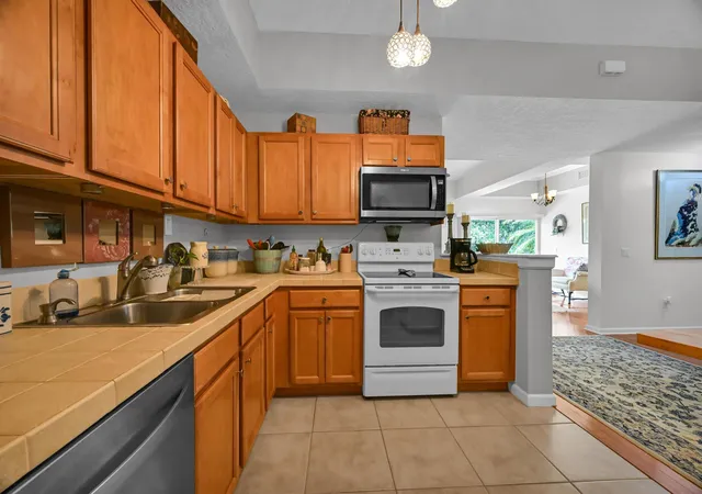 Homes for sale in Vero Beach, FL | 568 7Th Sq, Vero Beach, FL 32962 | MLS# B26029826