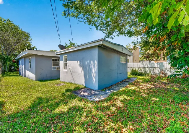2nd image of 2917 Nw 7th Ct #2917, Fort Lauderdale, FL 33311 | MLS# B26029836