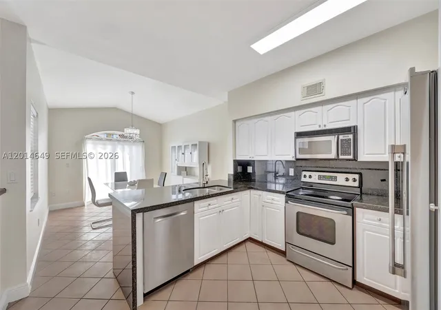 2nd image of 10110 Sw 154th Cir Ct #105-1, Miami, FL 33196 | MLS# A12014649