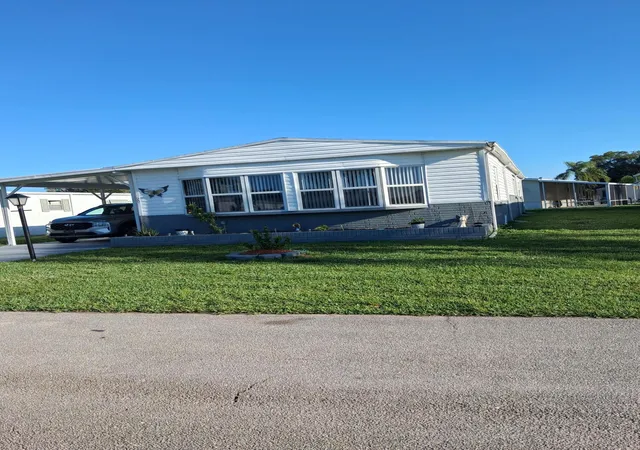 13th image of 20 Flores Del Wy, Fort Pierce, FL 34952 | MLS# B26029874