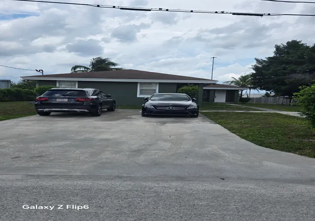 2nd image of 661 S Biscayne River Dr, Miami, FL 33169 | MLS# B26029860