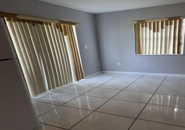 5th image of 661 S Biscayne River Dr, Miami, FL 33169 | MLS# B26029860