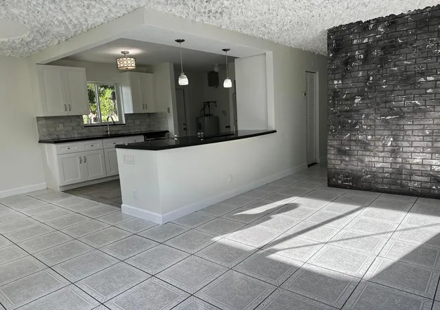 3rd image of 2811 Nw 8Th St, Pompano Beach, FL 33069 | MLS# B26029968