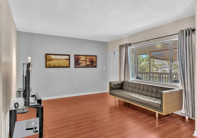 4th image of 100 Royal Palm Wy, Boca Raton, FL 33480