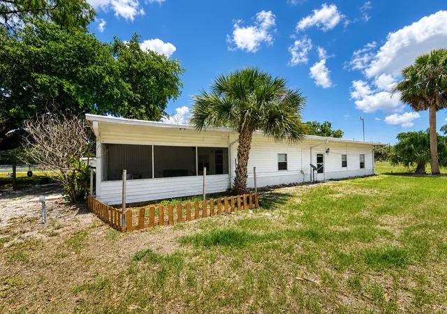1st image of 482 Palmetto Ave, Labelle, FL 33935 | MLS# B26030154