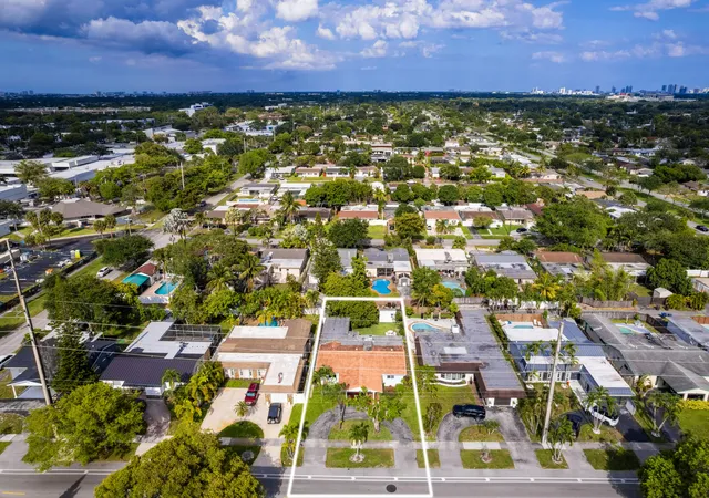 23rd image of 2141 N 56th Ave, Hollywood, FL 33021 | MLS# B26030166