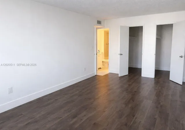 5th image of 496 NW 165th, Miami, FL 33169