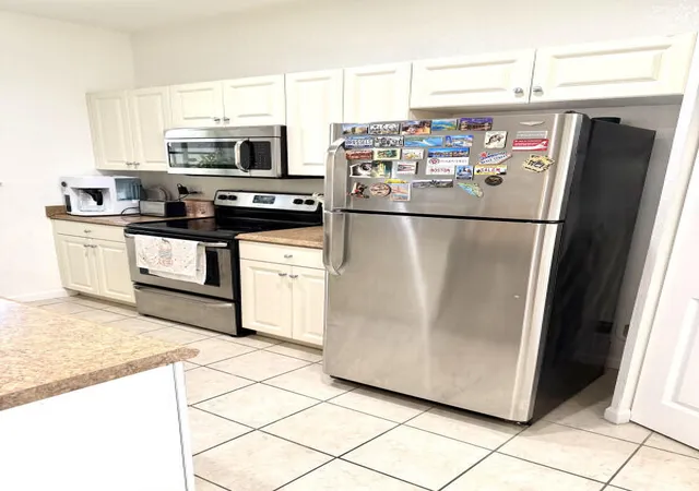 4th image of 1205 Abaco Ln, Riviera Beach, FL 33404 | MLS# B26030252