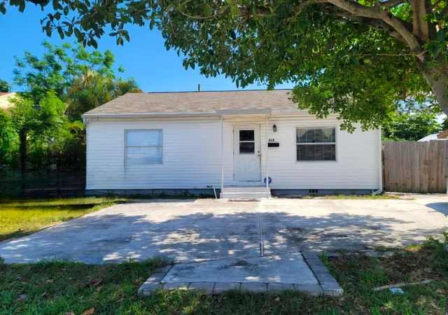 2nd image of 618 Hunter St, West Palm Beach, FL 33405 | MLS# B26030331