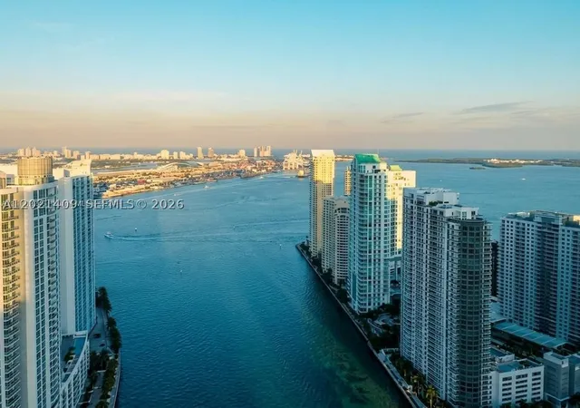 2nd image of 200 Biscayne Boulevard Way #5004, Miami, FL 33131 | MLS# A12021409